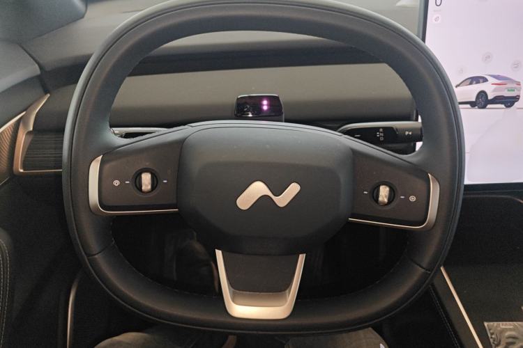 Used ONVO L60 2024 60 kWh Rear-Drive Version