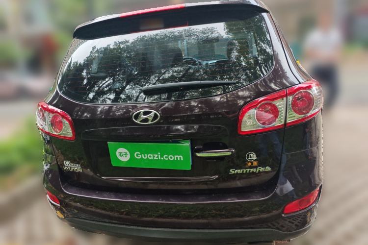 Used Hyundai Santa Fe Classic 2011 2.4 Comfort Edition 7-Seater Two-Wheel Drive