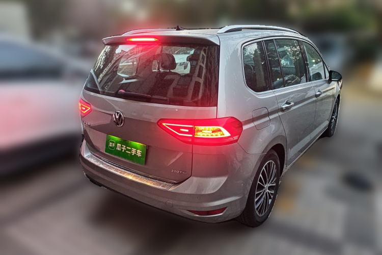 Used Volkswagen Touran 2018 Volkswagen Touran L 280TSI DSG Luxury Edition 7 Seats
