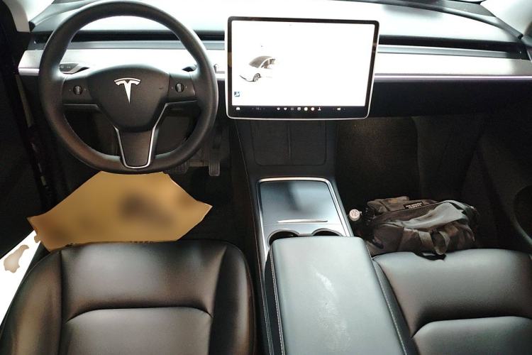 Used Tesla Model Y 2023 Long-Range All-Wheel-Drive Version