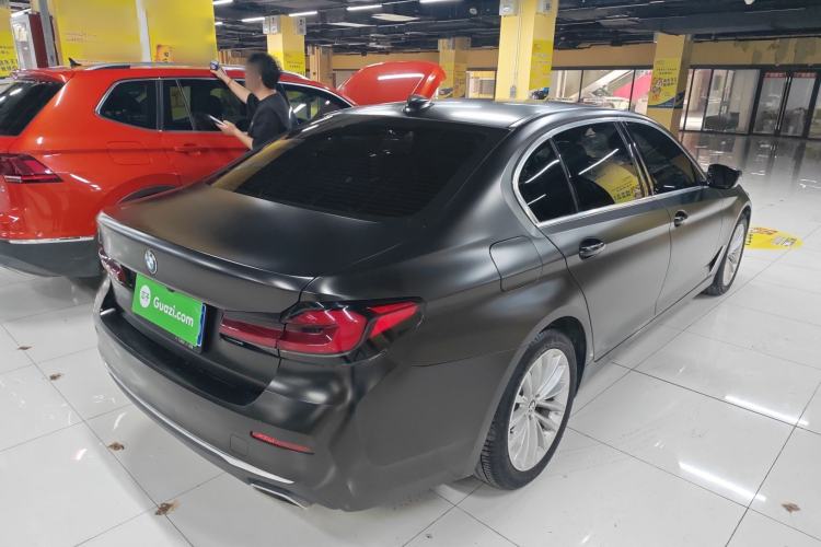 Used BMW 5 Series 2021 525Li Luxury Package Rear Right 45 Deg