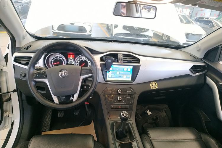 Used MG GS 2016 1.5TGI Manual Value Edition Center Console