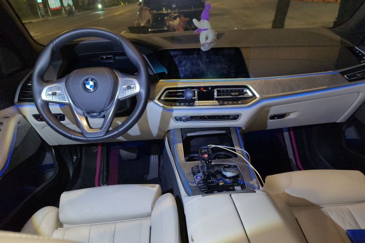 Used BMW X7 2021 xDrive40i Luxury Package with Premium Features