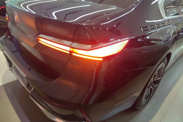 Used BMW 7 Series 2023 735Li M Sport Package Right Rear Taillight