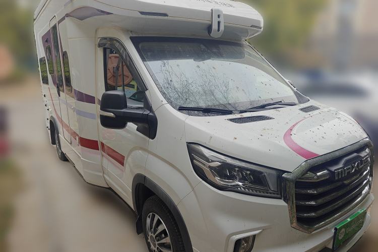 Used SAIC MAXUS V90 RV 2021 2.0T Lifestyle V90 Self-Propelled Class-C RV Flagship Edition with a Small Front Overhead Bed
