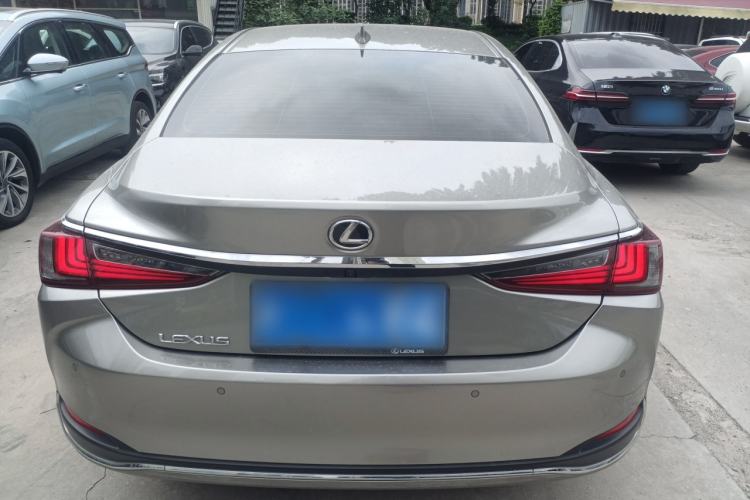 Used Lexus ES 2023 200 Excellence Edition Rear