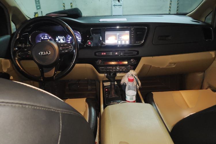 Used Kia Carnival 2015 2.2T Luxury Edition China IV Center Console