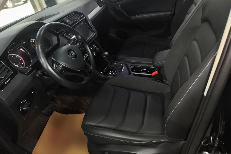 Used Volkswagen Tiguan L 2019 330TSI Automatic Two-Wheel Drive Smart Luxury Version China V Emission Standard
