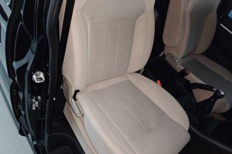 Used FORTHING Lingzhi 2023 M5L 1.6L Base Model 7 Seats Right Front Seat