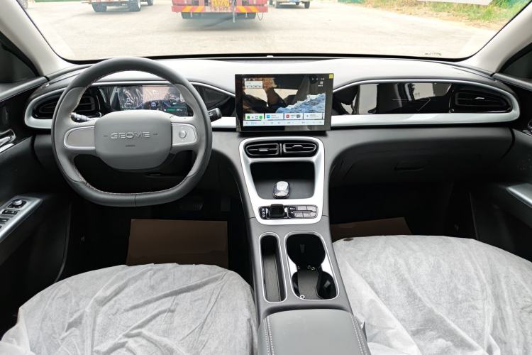 Used Geely Galaxy Geome 2026 Model 310km Youth Edition Center Console