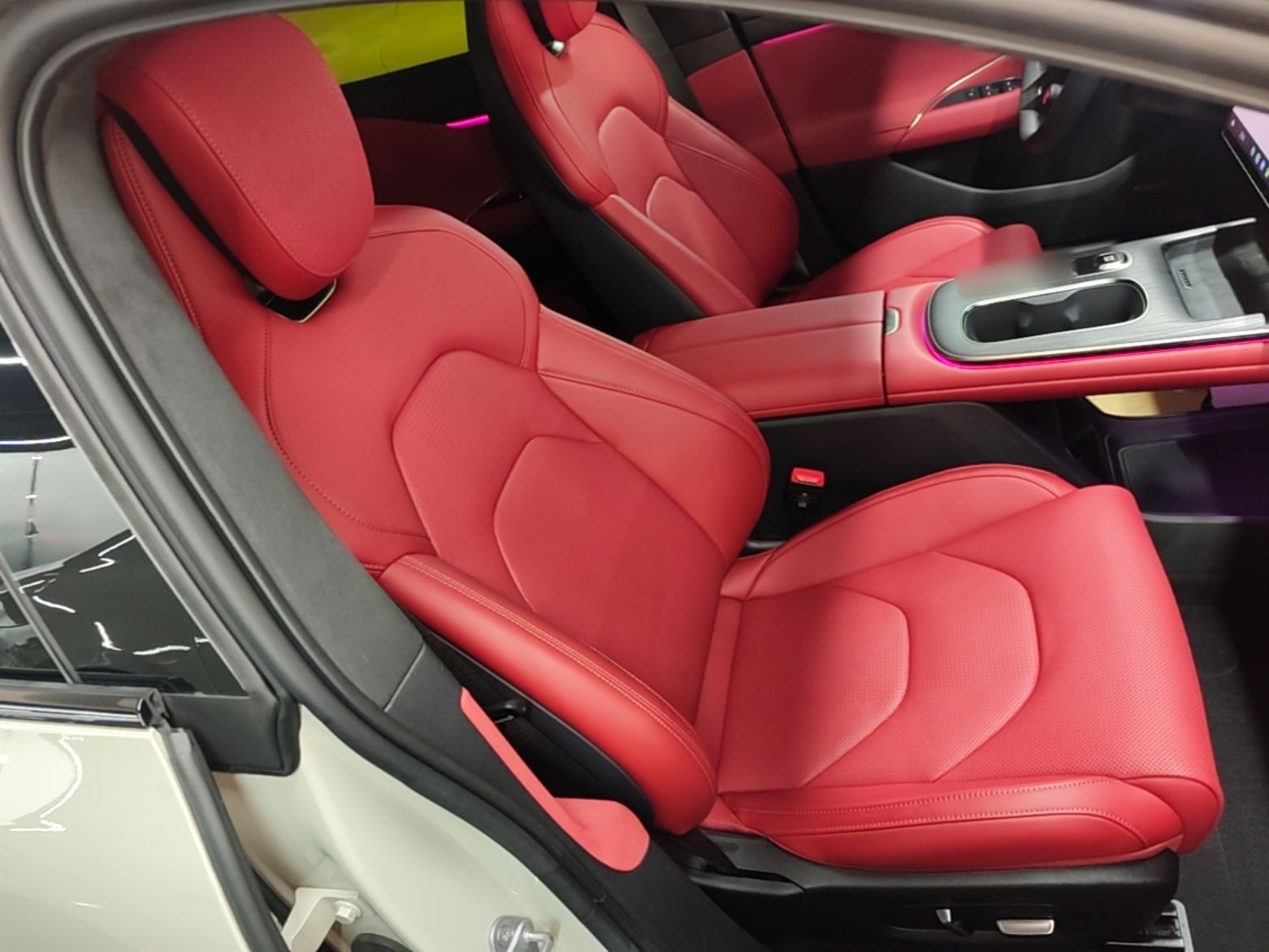 Xiaomi Auto SU7 2024 Four-Wheel Drive Ultra-Long Range Advanced Intelligent Driving Max Edition — снимка 19