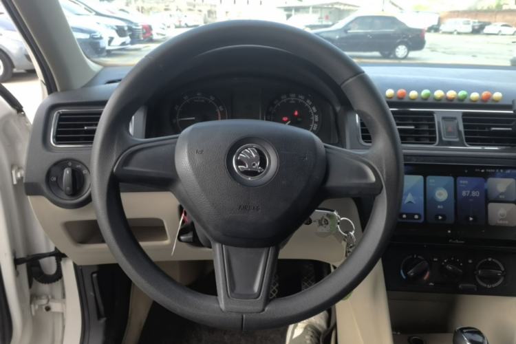 Used Skoda Rapid 2015 1.6L Automatic Smart Selection Model Steering Wheel