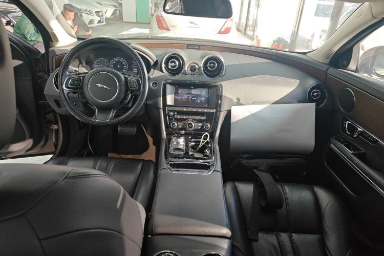 Used Jaguar XJ 2016 XJL 2.0T Two-Wheel-Drive Elegant Business Edition