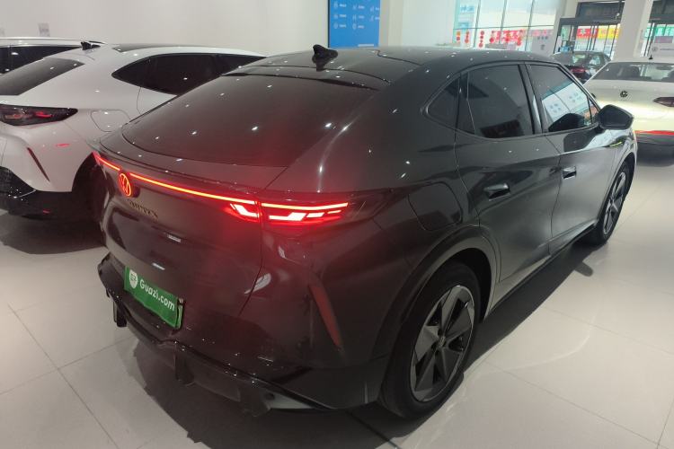 Used Volkswagen ID.UNYX 2024 Pro Long-Range Version Rear Right 45 Deg