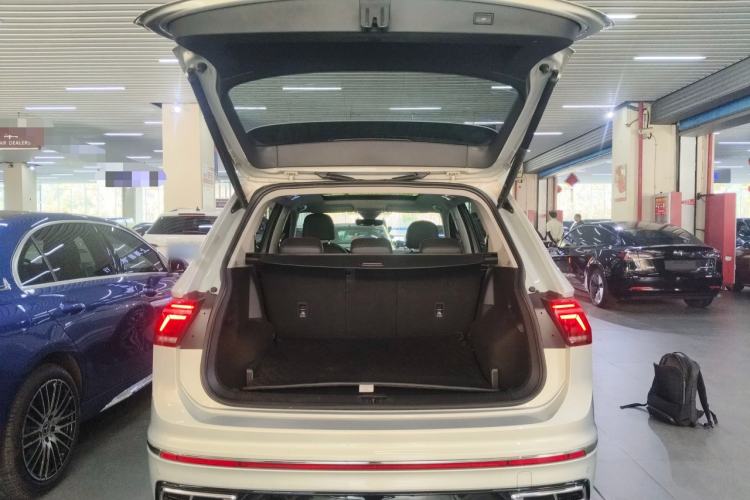 Used Volkswagen Tiguan L 2023 330TSI Automatic Two-Wheel Drive R-Line Flagship Edition