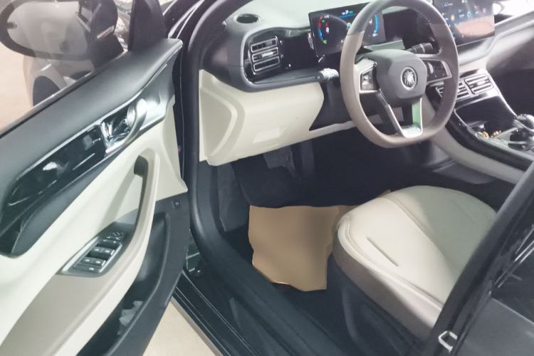 Used BYD Qin PLUS 2023 Champion Edition DM-i 55KM Leading Model Driver Seat