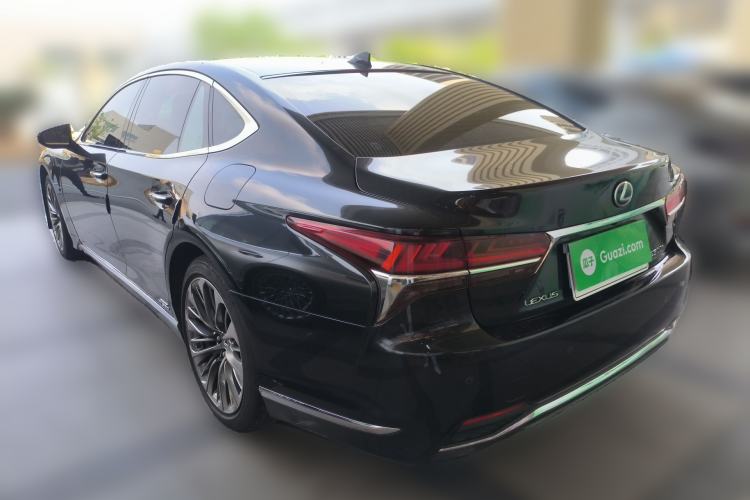 Used Lexus LS 2018 500h Executive Edition China VI Rear Left 45 Deg