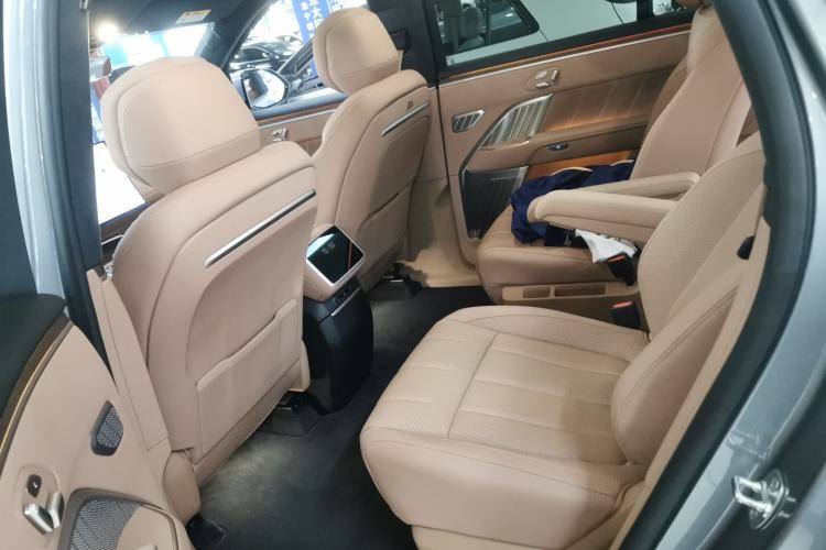 Used ONVO Luxeed L90 2025 Model—Max Six-Seater Version Left Rear Seat