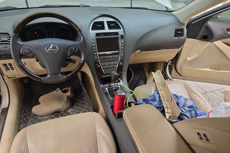 Used Lexus ES 2010 240 Elegant Edition Center Console