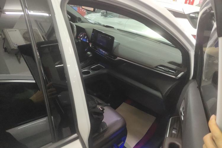 Used Toyota Sienna 2021 2.5L Hybrid Platinum Edition
