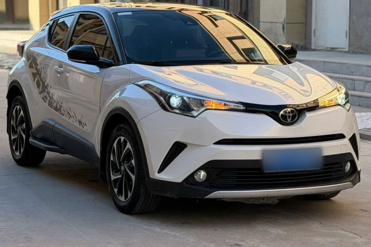 Used Toyota IZOA 2018 2.0L Yichi Version China VI Standard