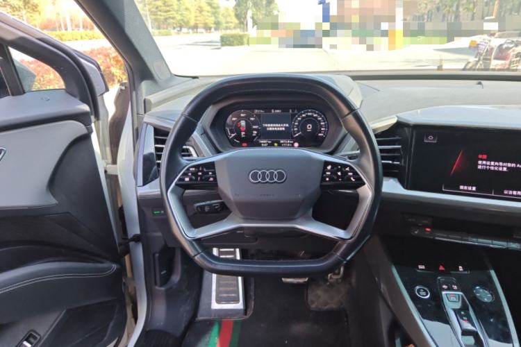 Used Audi Q5 e-tron 2022 40 e-tron Starlight Edition Mech Kit Steering Wheel