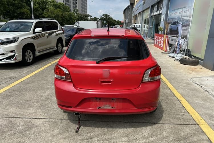 Used Baojun 610 2014 1.5L manual standard version
