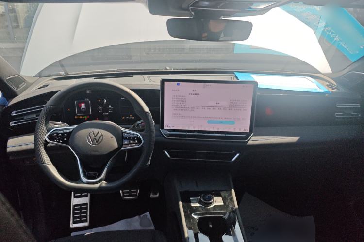 Used Volkswagen Tiguan L 2024 PRO 380TSI Four-Wheel Drive R-Line Prestige Edition Center Console