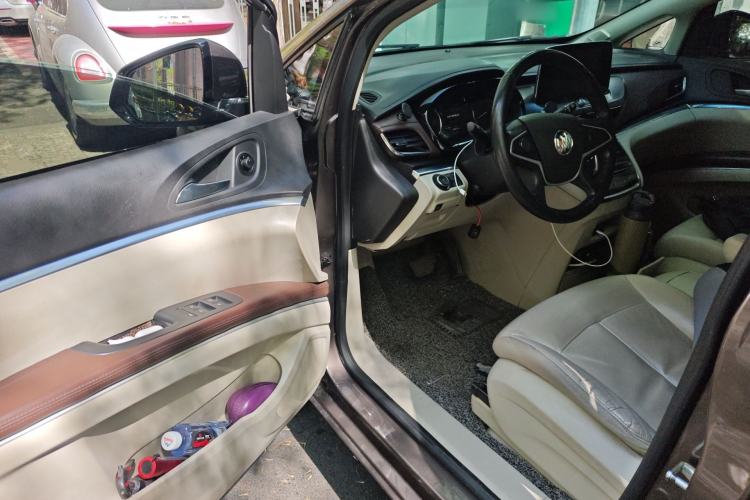 Used Buick GL8 2020 Land Cruiser Executive Class 652T Comfort Model Driver Seat