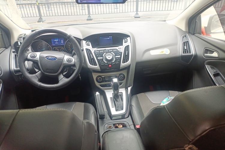 Used Ford Focus 2012 Hatchback 2.0L Automatic Luxury Sport Model Center Console