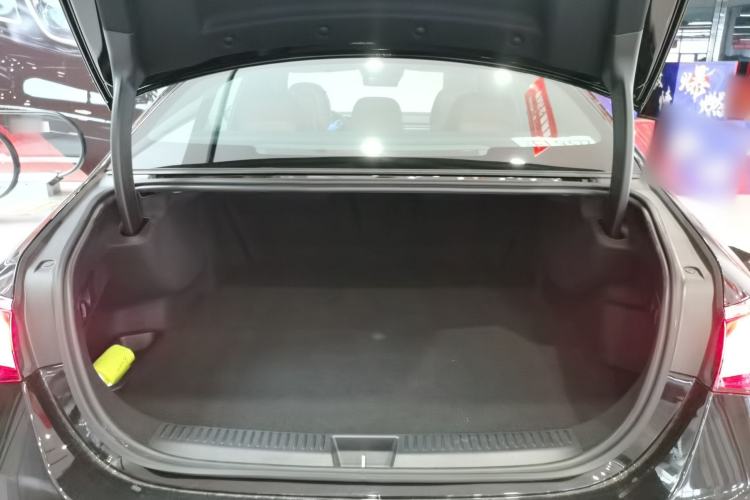 Used Mercedes-Benz E-Class New Energy 2024 E 350 e L Plug-in Hybrid Sports Sedan