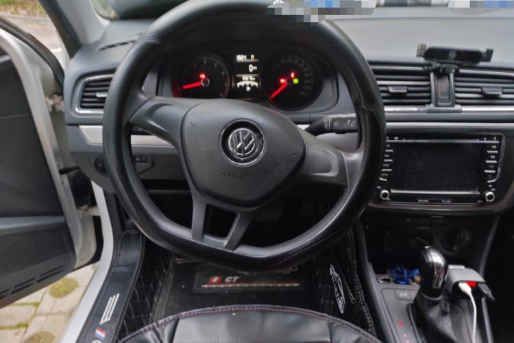 Used Volkswagen Lavida 2015 1.6L Automatic Fashion Edition
