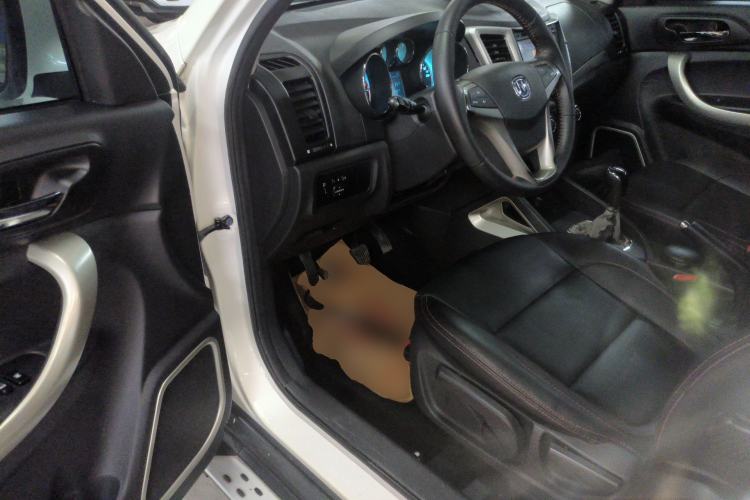 Used CHANGAN CS35 2014 1.6L Manual Luxury Model China IV Standard Driver Seat