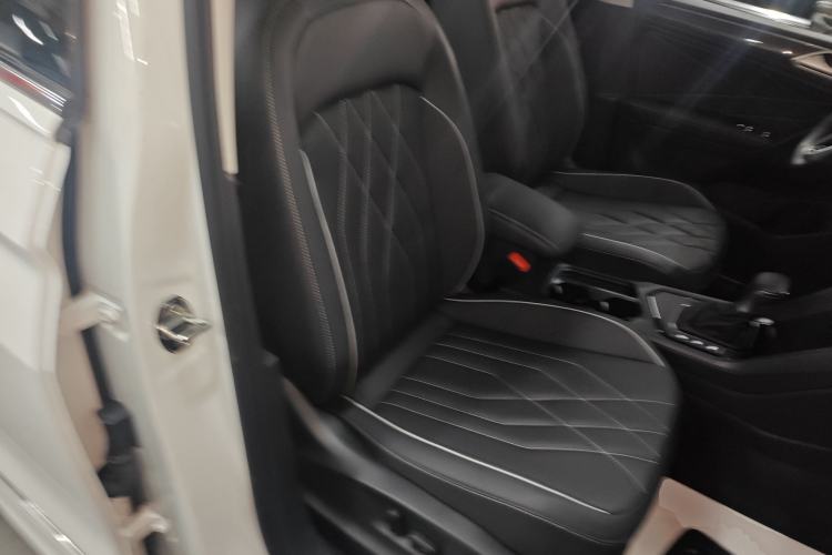 Used Volkswagen Tiguan L 2023 Restyled 330TSI Automatic Two-Wheel Drive R-Line Enhanced Comfort Version