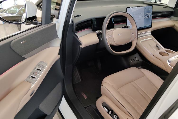 Used XPeng X9 2025 740 Ultra-Long Range Max
