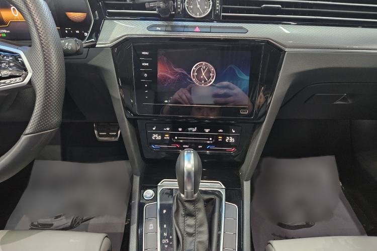 Used Volkswagen Magotan 2023 2 Million Units Limited Edition 330TSI DSG Leading Version Audio And AC Panel