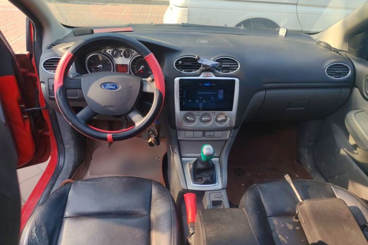 Used Ford Focus 2011 Sedan 1.8L Manual Comfort Model
