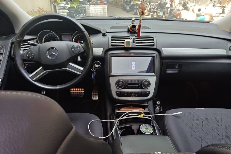 Used Mercedes-Benz R-Class 2014 R 320 4MATIC Business Model