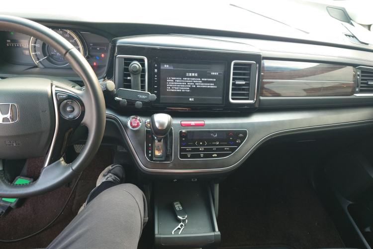 Used Honda Elysion 2016 2.4L Style Edition
