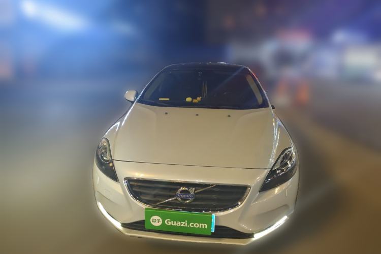 Used Volvo V40 2015 1.6T Zhiyi Edition