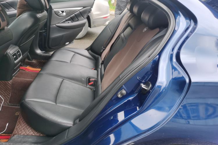 Used Infiniti Q50L 2018 2.0T Comfort Edition China V Standard Left Rear Seat
