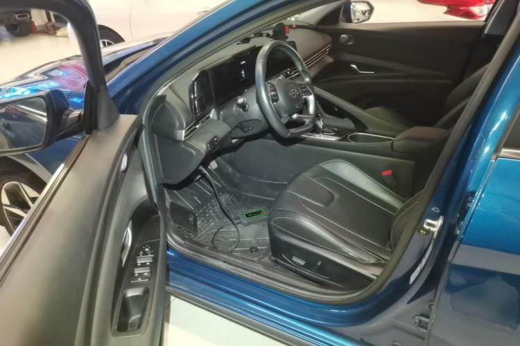 Used Hyundai Elantra 2021 1.5L CVT LUX Prestige Edition