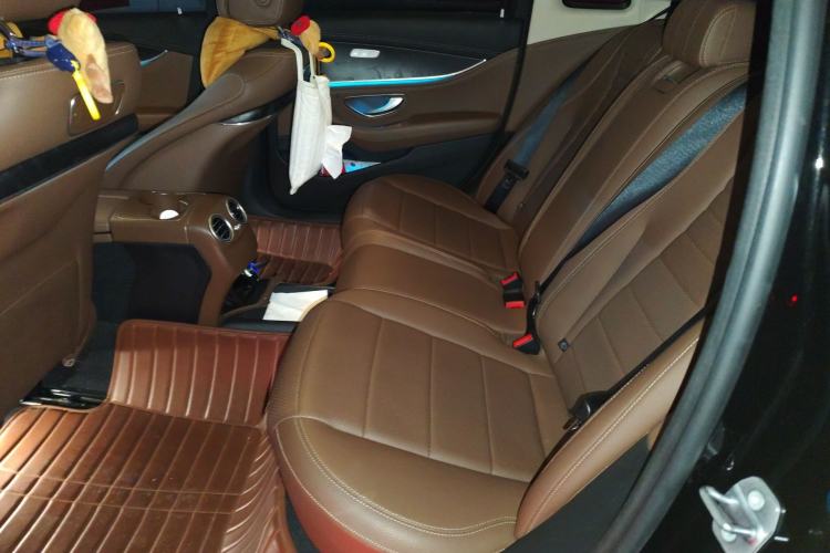 Used Mercedes-Benz E-Class 2016 E 300 L Sporty and Stylish Model
