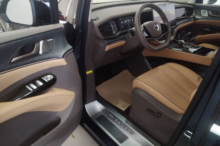 Used Denza D9 2023 DM-i 965 Luxury Model Driver Seat