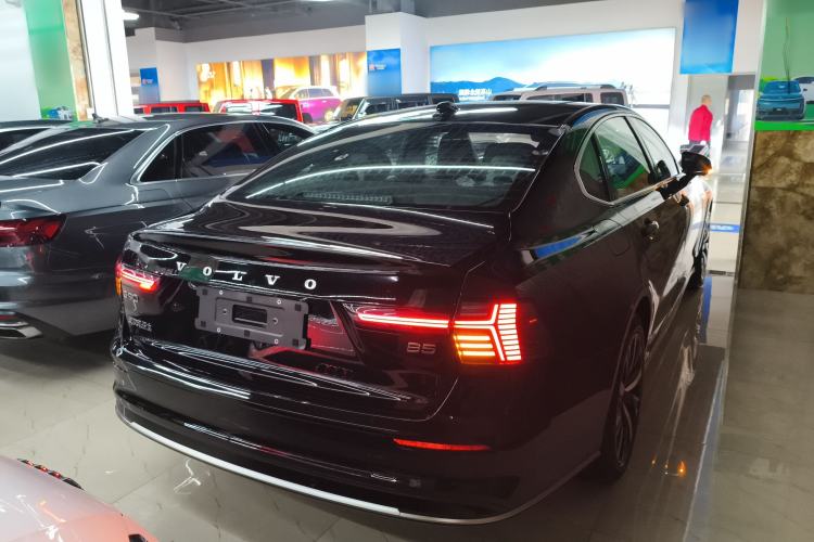Used Volvo S90 2026 B5 Zhiyi Luxury Edition