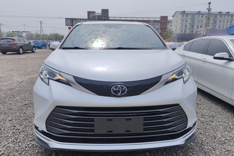 Used Toyota SIENNA 2021 2.5L Hybrid Ultimate Edition Front