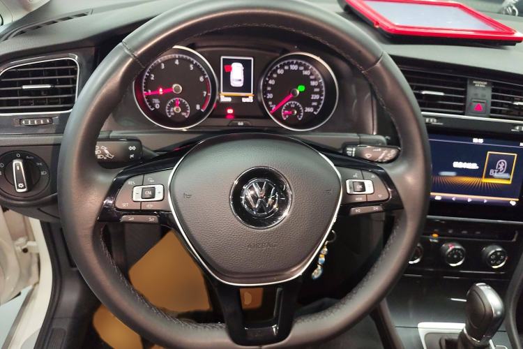 Used Volkswagen Golf 2019 1.8TSI Travel Edition