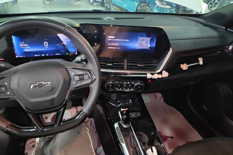 Used Chevrolet Seeker 2022 1.5T CVT RS Bee Wave Edition Center Console