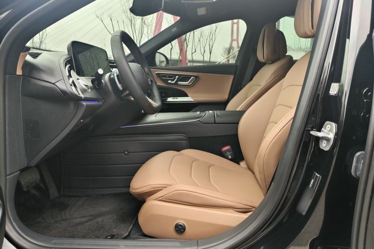 Used Mercedes-Benz E-Class 2025 E 300 L Stylish Sports Model Interior 2