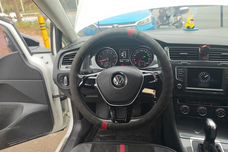 Used Volkswagen Golf 2017 230TSI Automatic Comfort Edition – Celebrating Milestone of One Million Units
